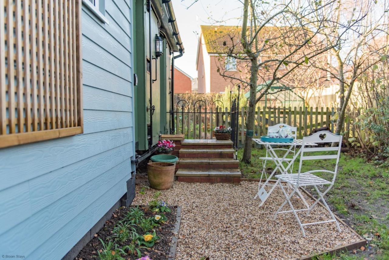 Plumcot Halt By Bloom Stays Canterbury Exterior foto